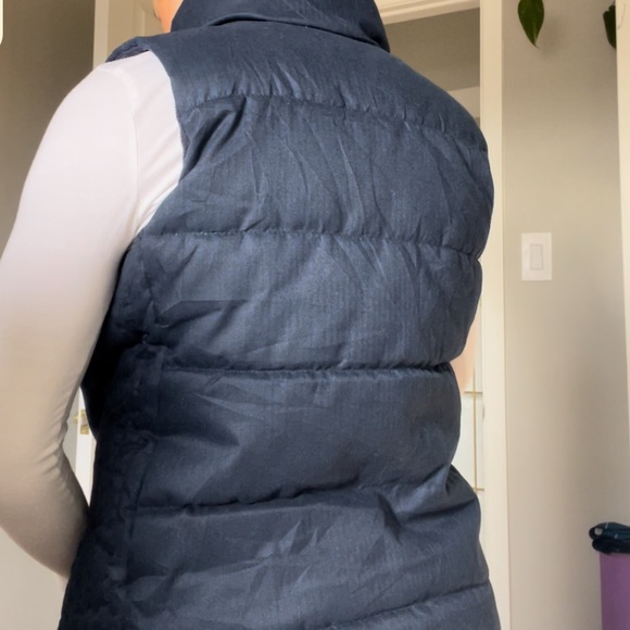 Navy puffer vest - Picture 6 of 11